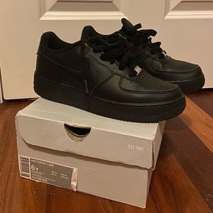 Youth Black Low Nike Air Force 1’s
